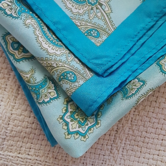 Silk scarf - Picture 7 of 8